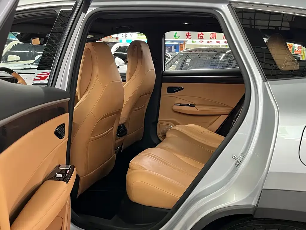 Geely Galaxy L7 — фото 10