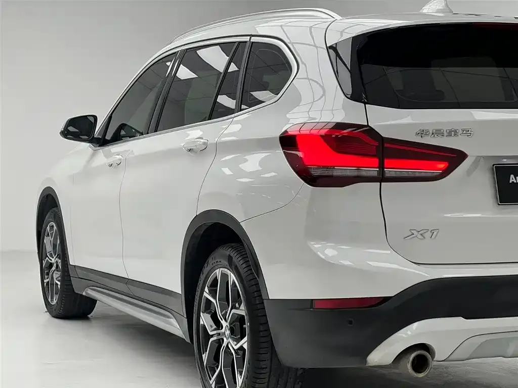 BMW X1 — фото 10