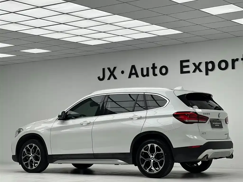 BMW X1 — фото 9