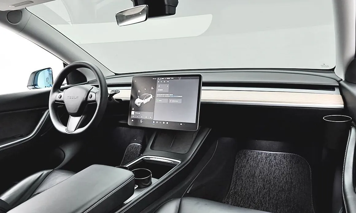 Tesla Model Y — фото 6