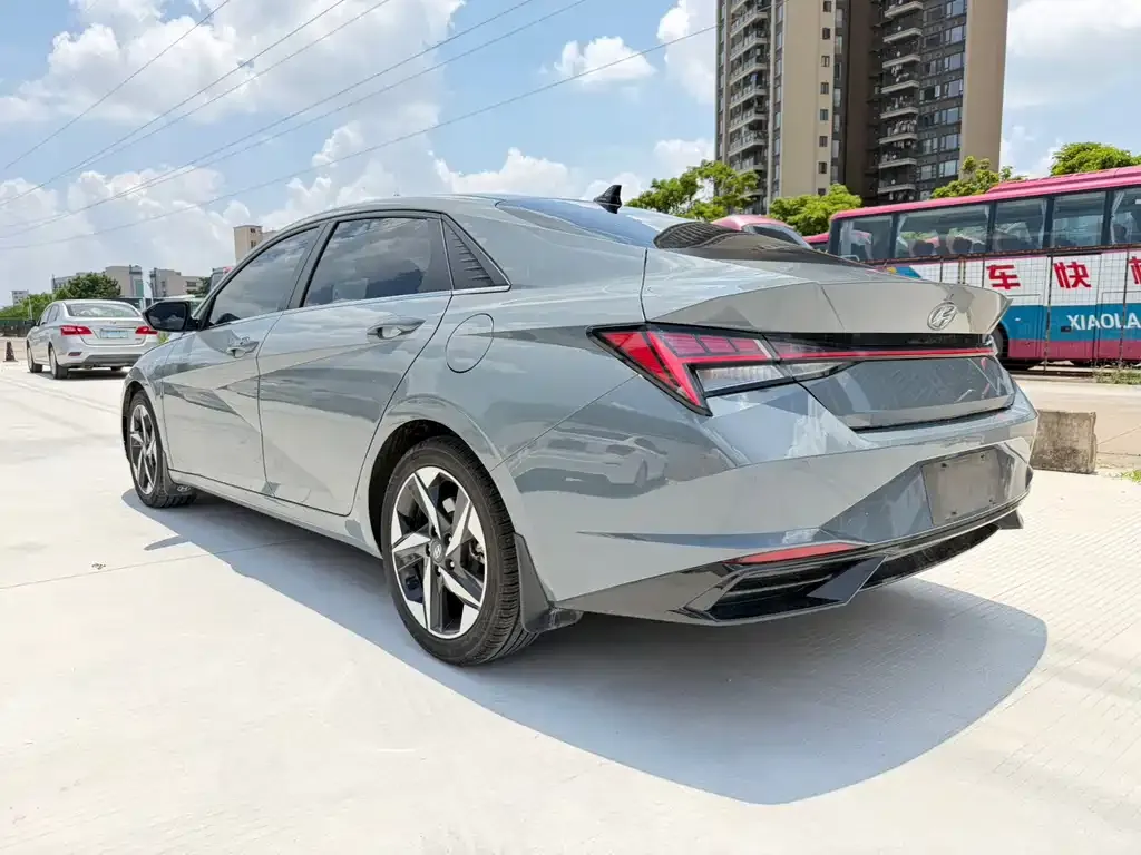 Hyundai Elantra — фото 8