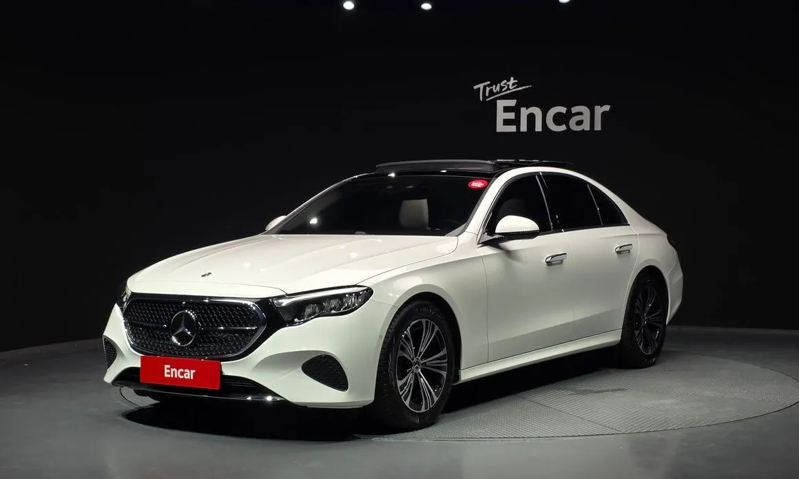 Mercedes-Benz E-Class — фото 1