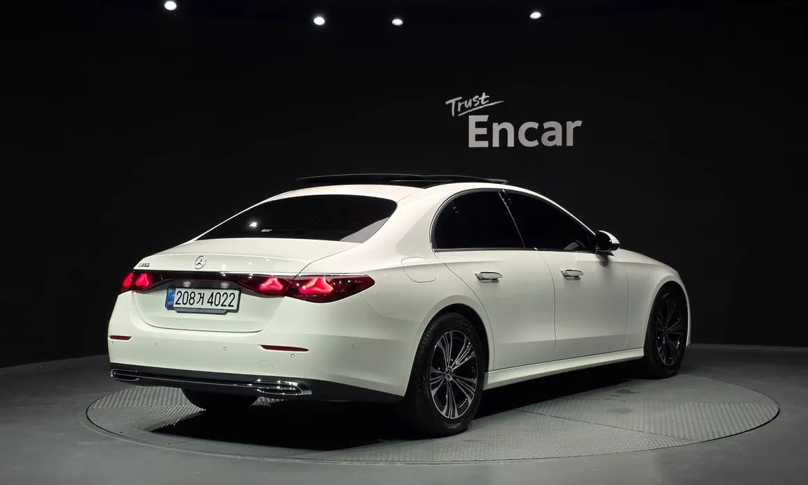 Mercedes-Benz E-Class — фото 10