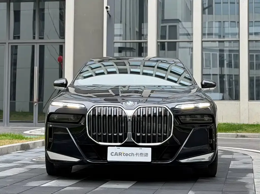 BMW 7 Series — фото 3