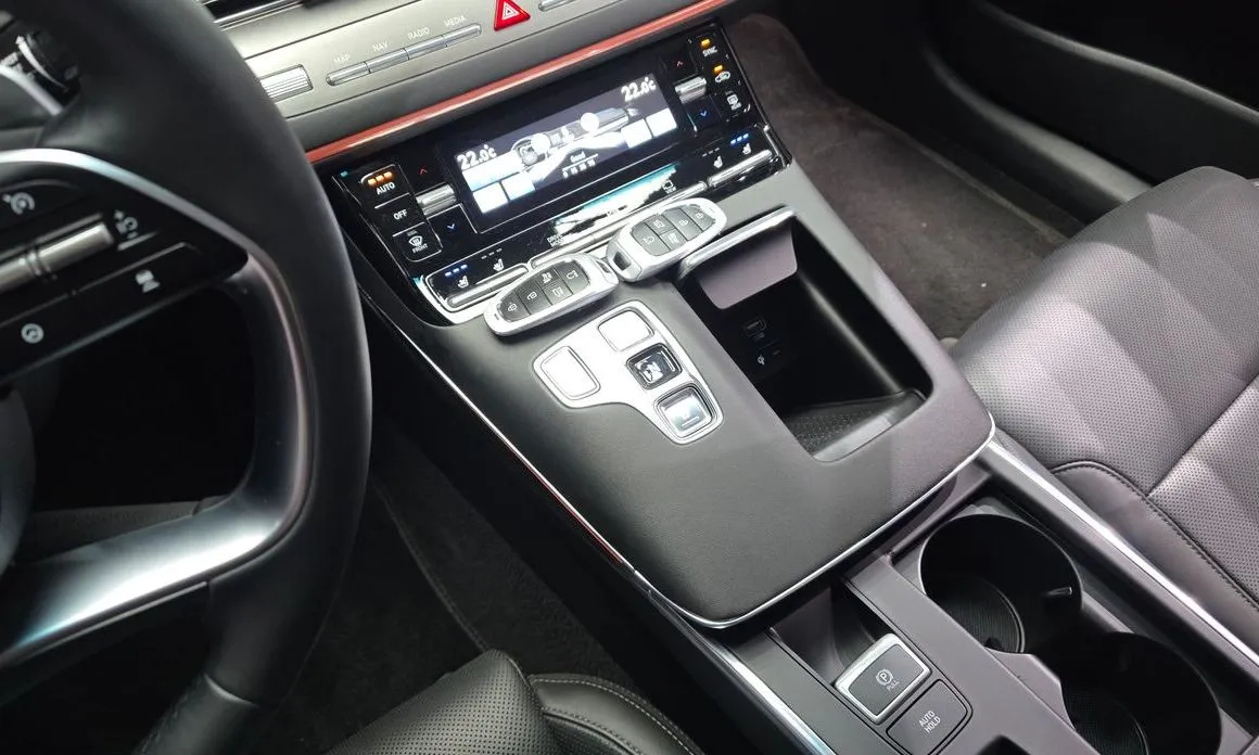 Hyundai Grandeur — фото 10