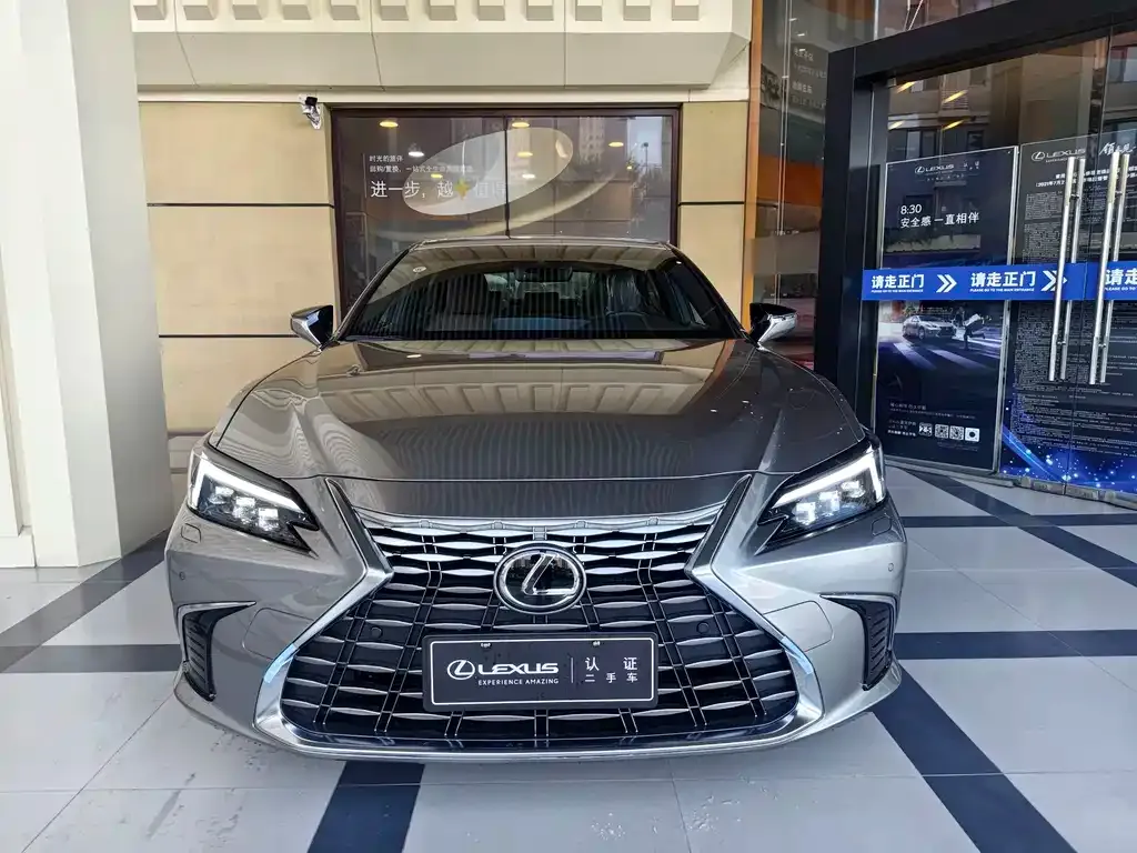 Lexus ES — фото 9