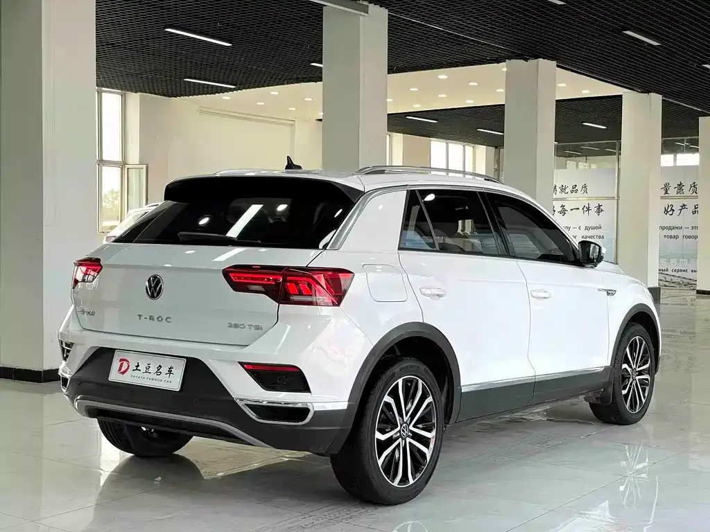 Volkswagen T-Roc — фото 8