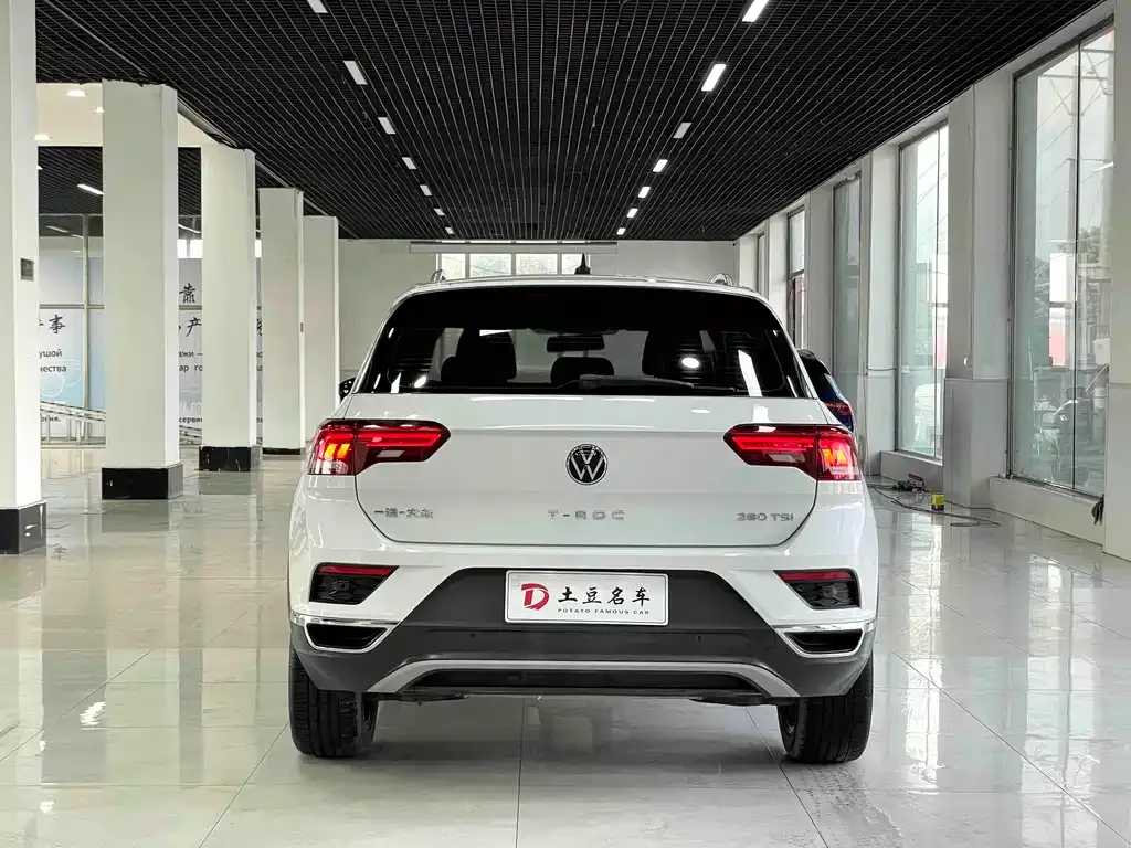 Volkswagen T-Roc — фото 5