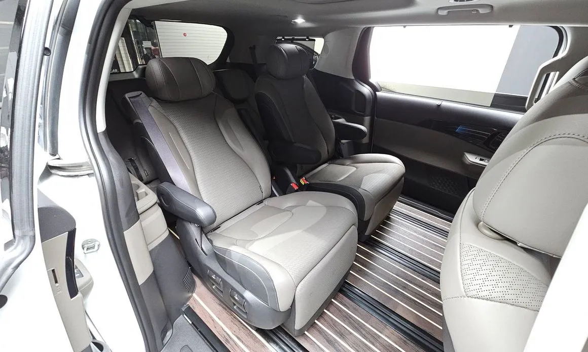 Kia Carnival — фото 10