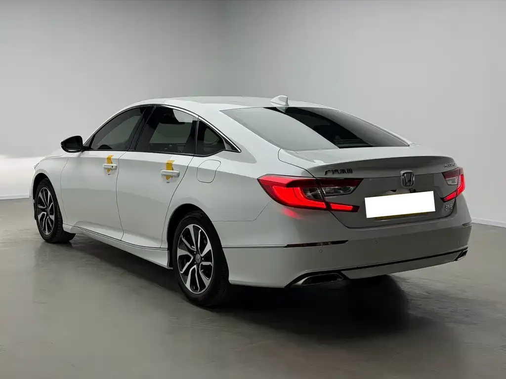 Honda Accord — фото 4