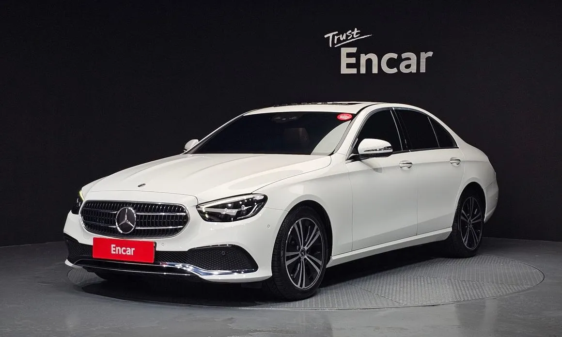 Mercedes-Benz E-Class — фото 1