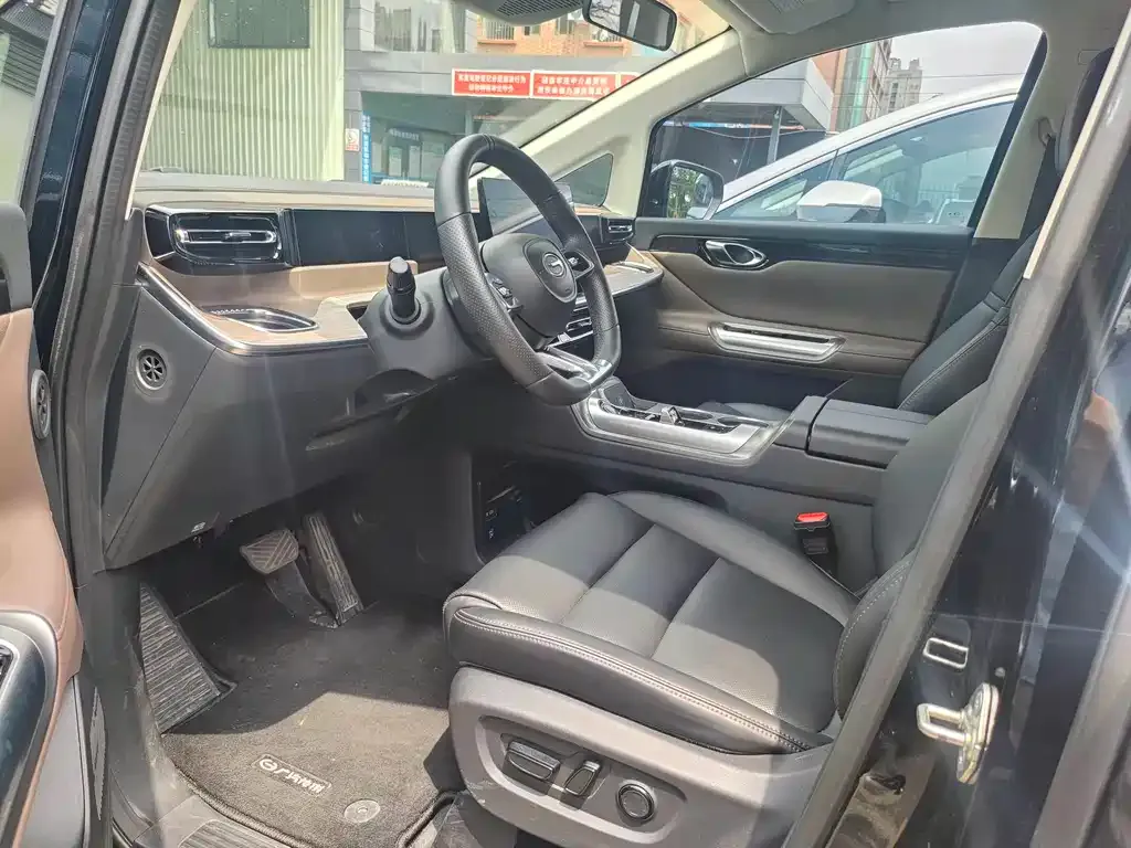 GAC Motor Trumpchi E8 — фото 5