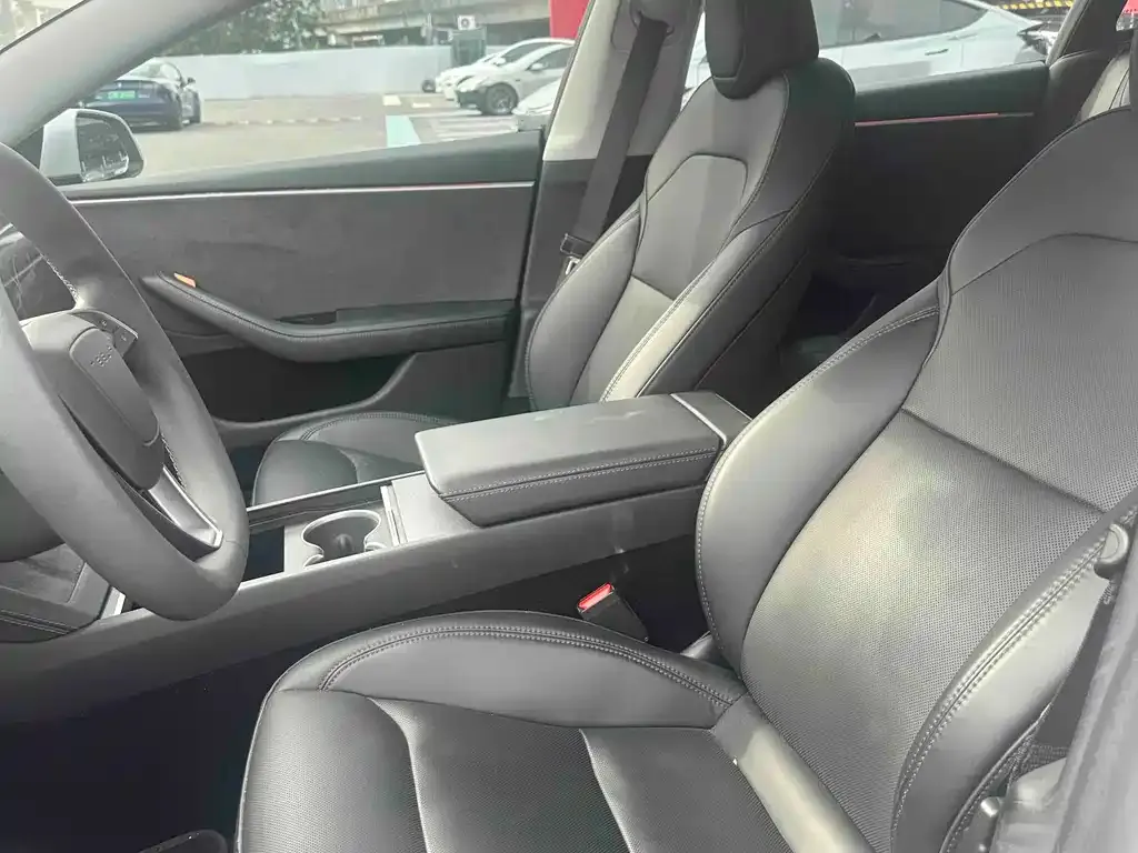 Tesla Model 3 — фото 4