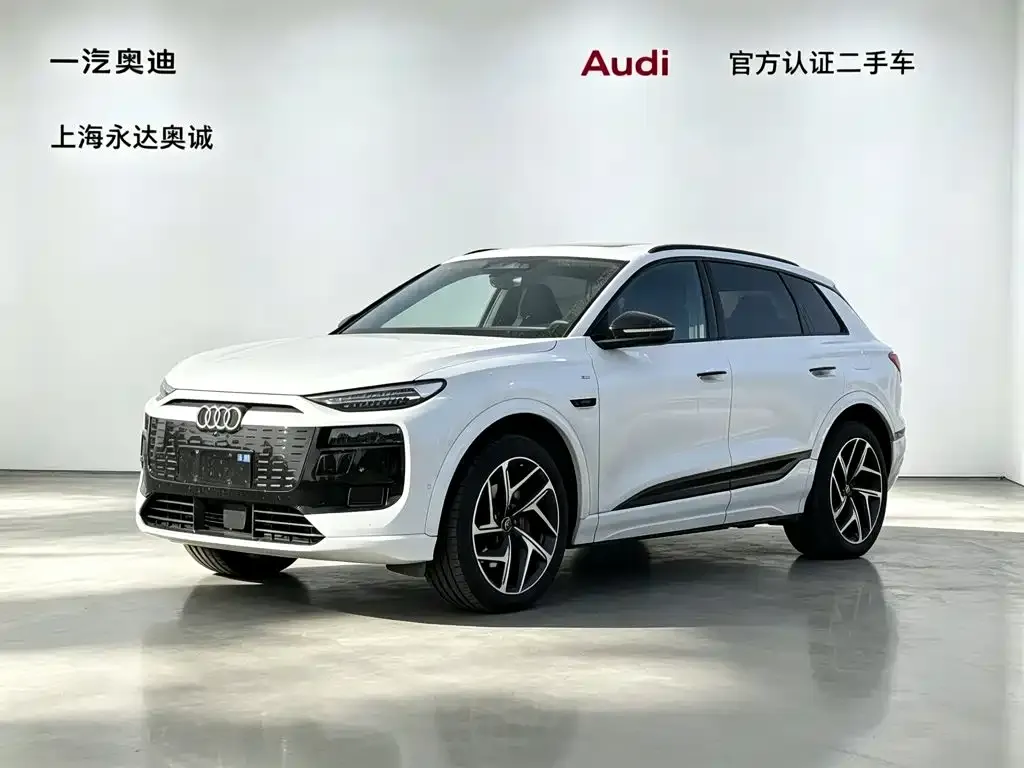 Audi Q6L e-tron — фото 1