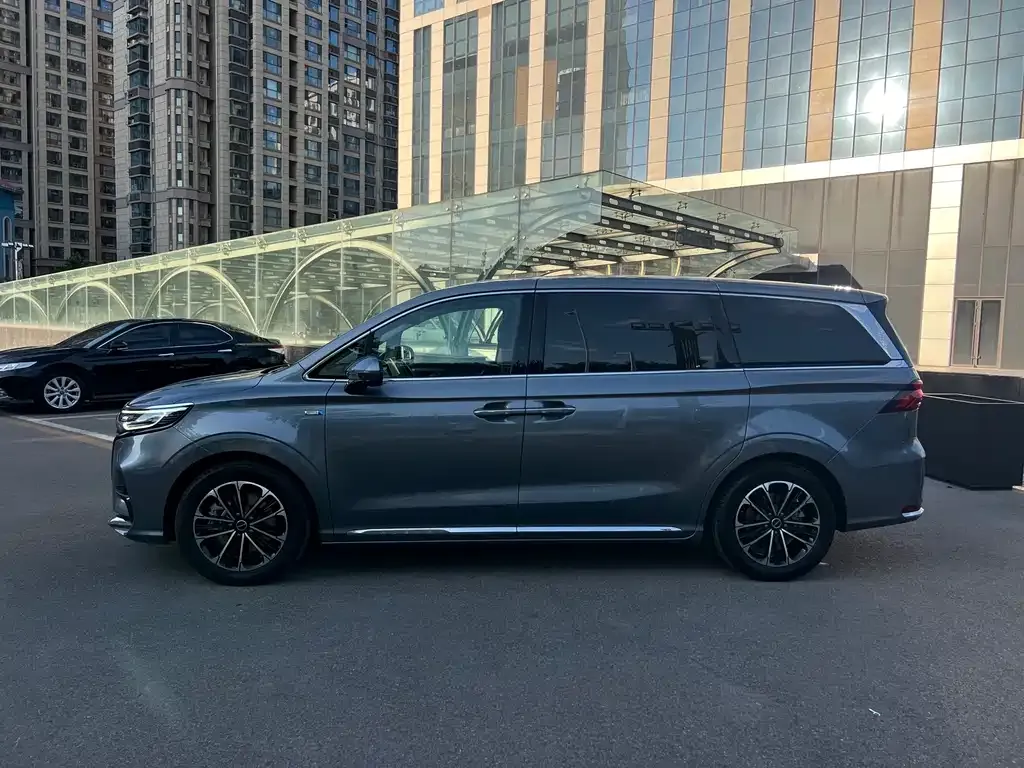 Roewe iMAX8 — фото 5