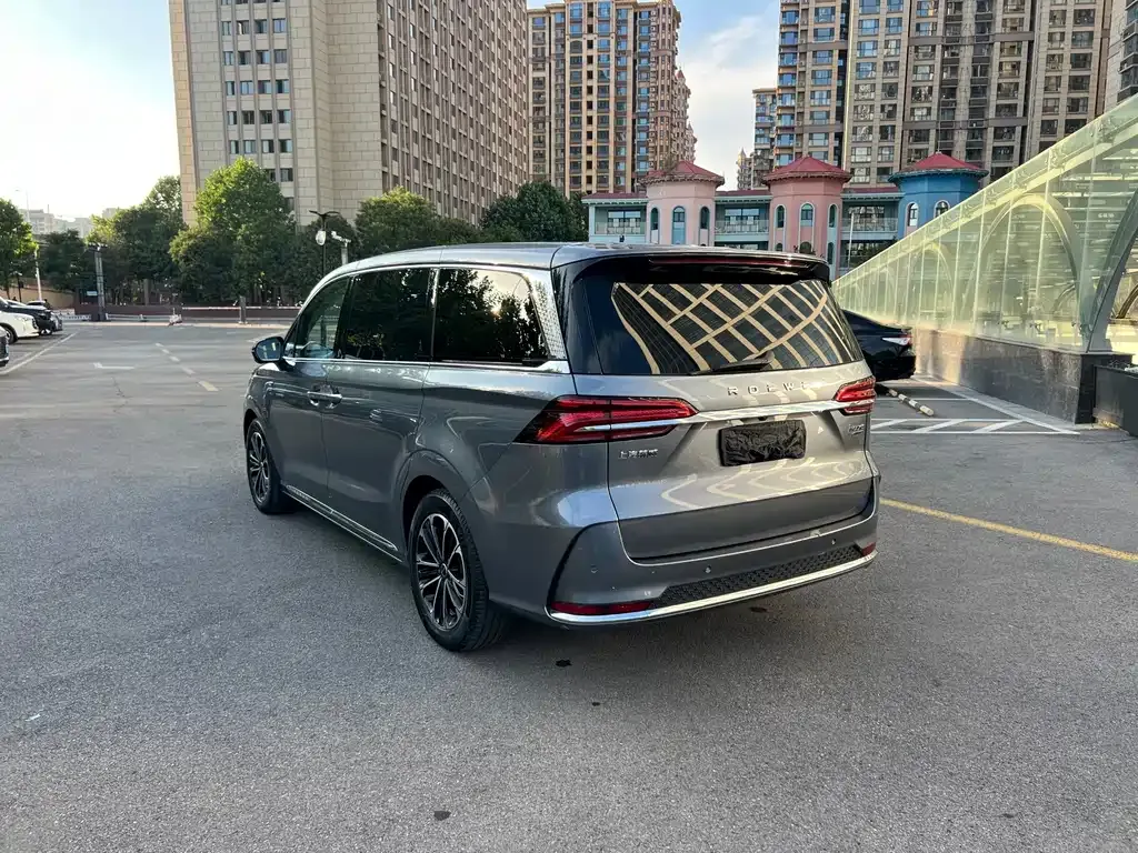 Roewe iMAX8 — фото 9
