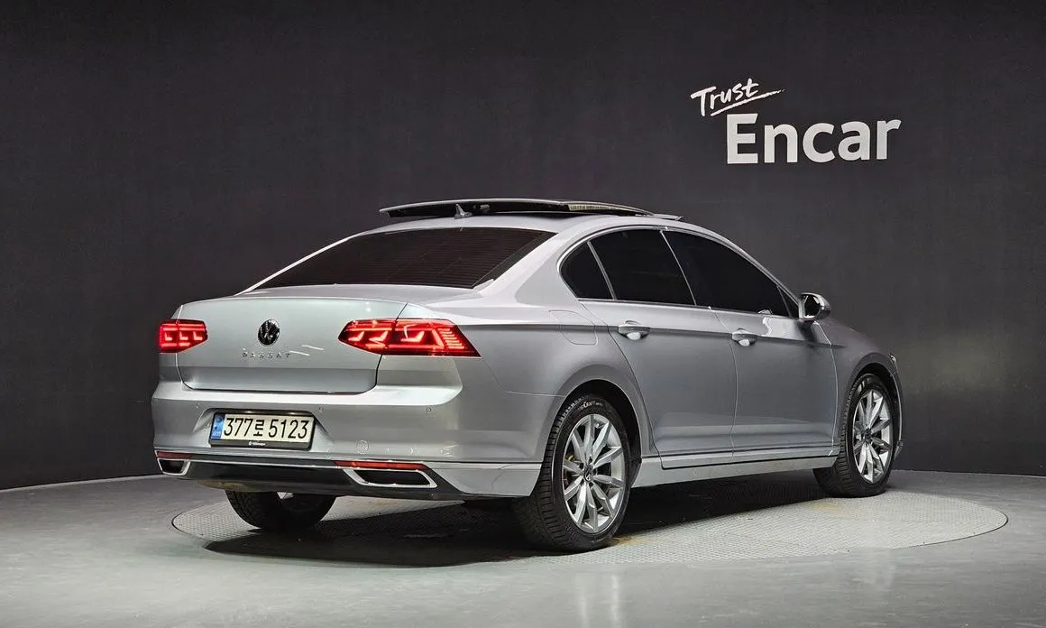 Volkswagen Passat 2021 из KR, фото 2