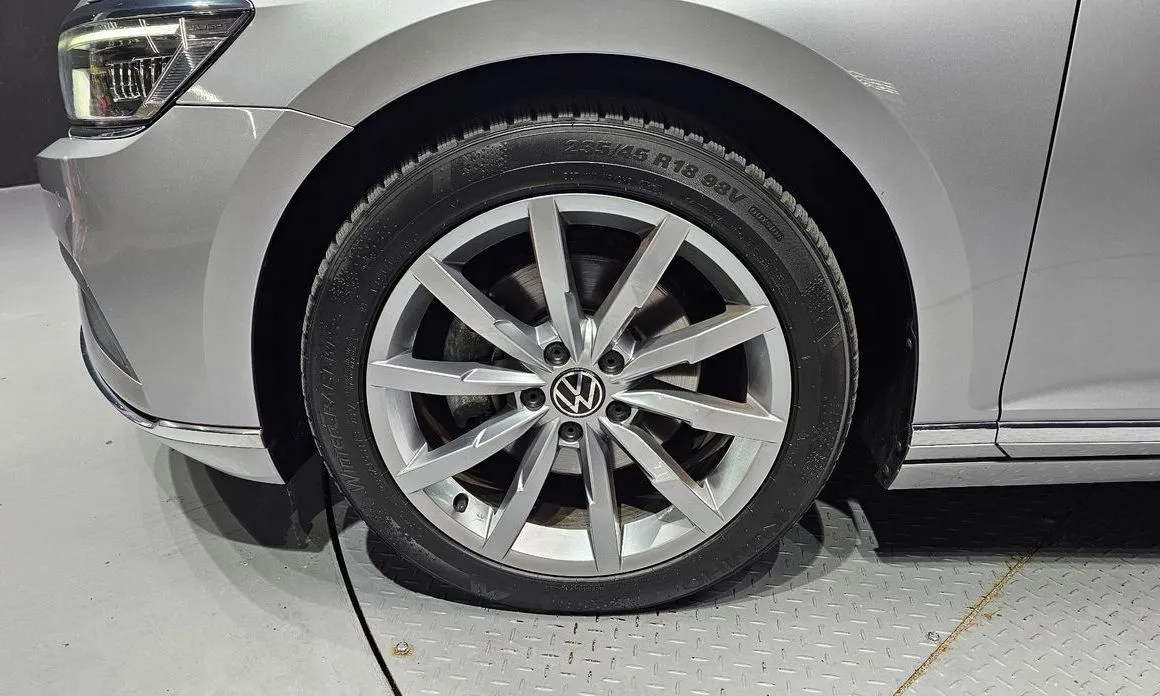 Volkswagen Passat 2021 из KR, фото 4