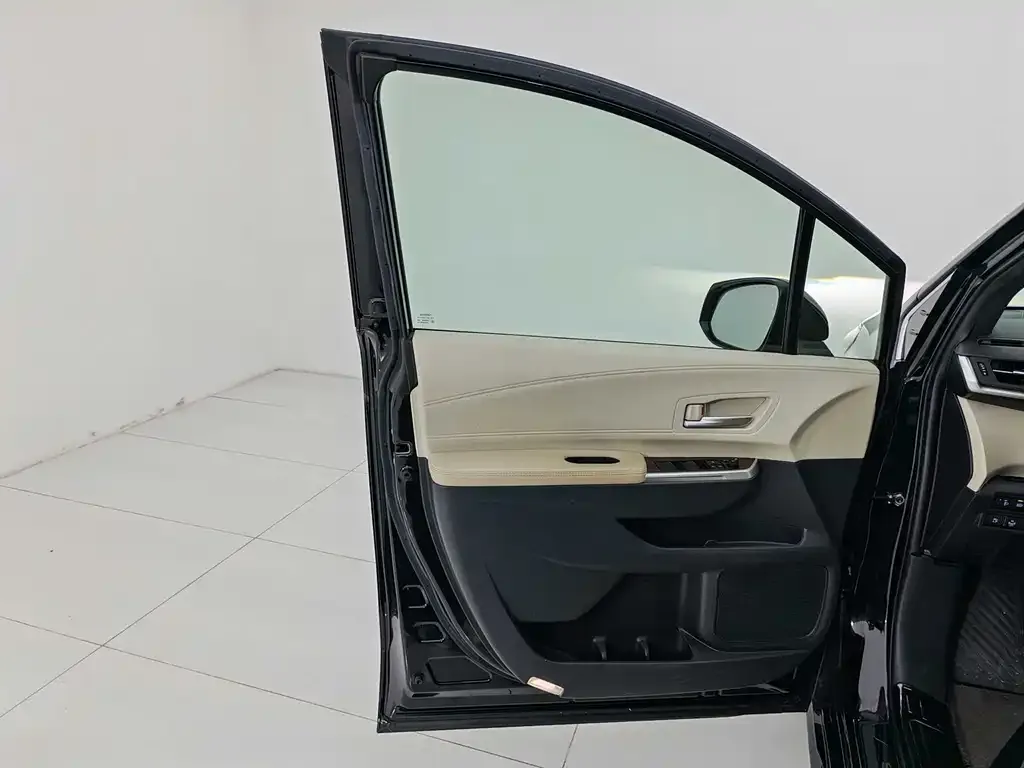 Toyota Sienna — фото 3