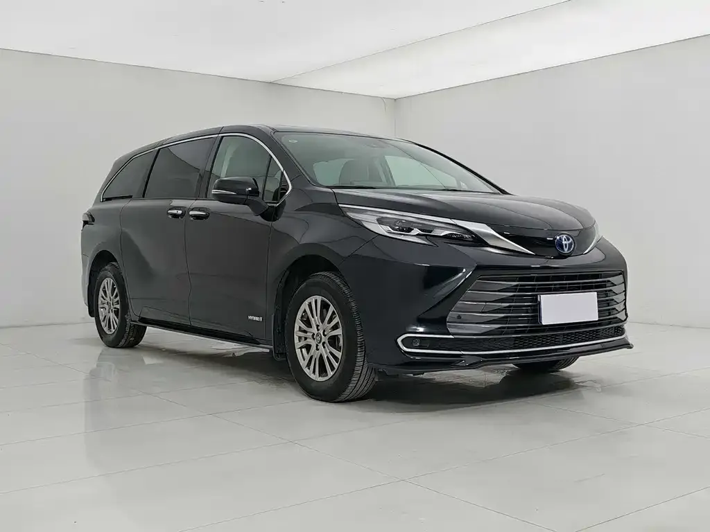 Toyota Sienna — фото 2