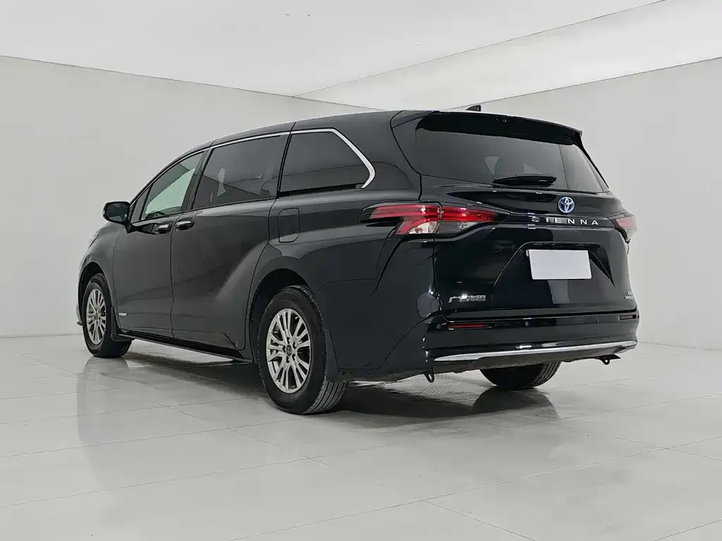 Toyota Sienna — фото 10