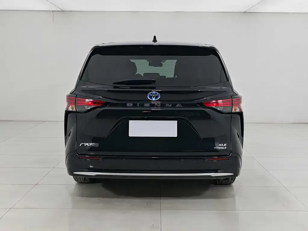 Toyota Sienna — фото 4