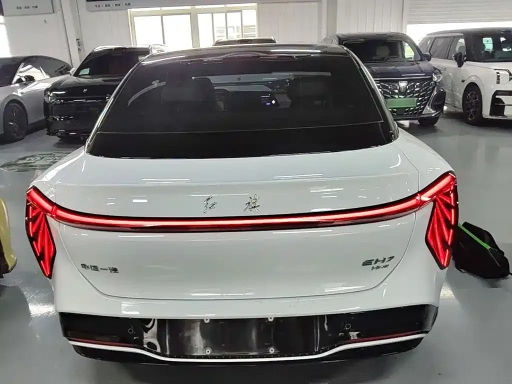 Hongqi EH7 — фото 10
