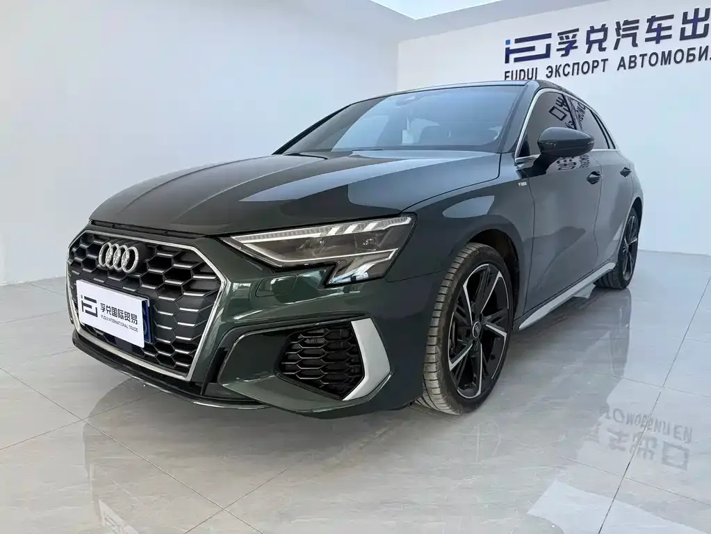 Audi A3 — фото 1
