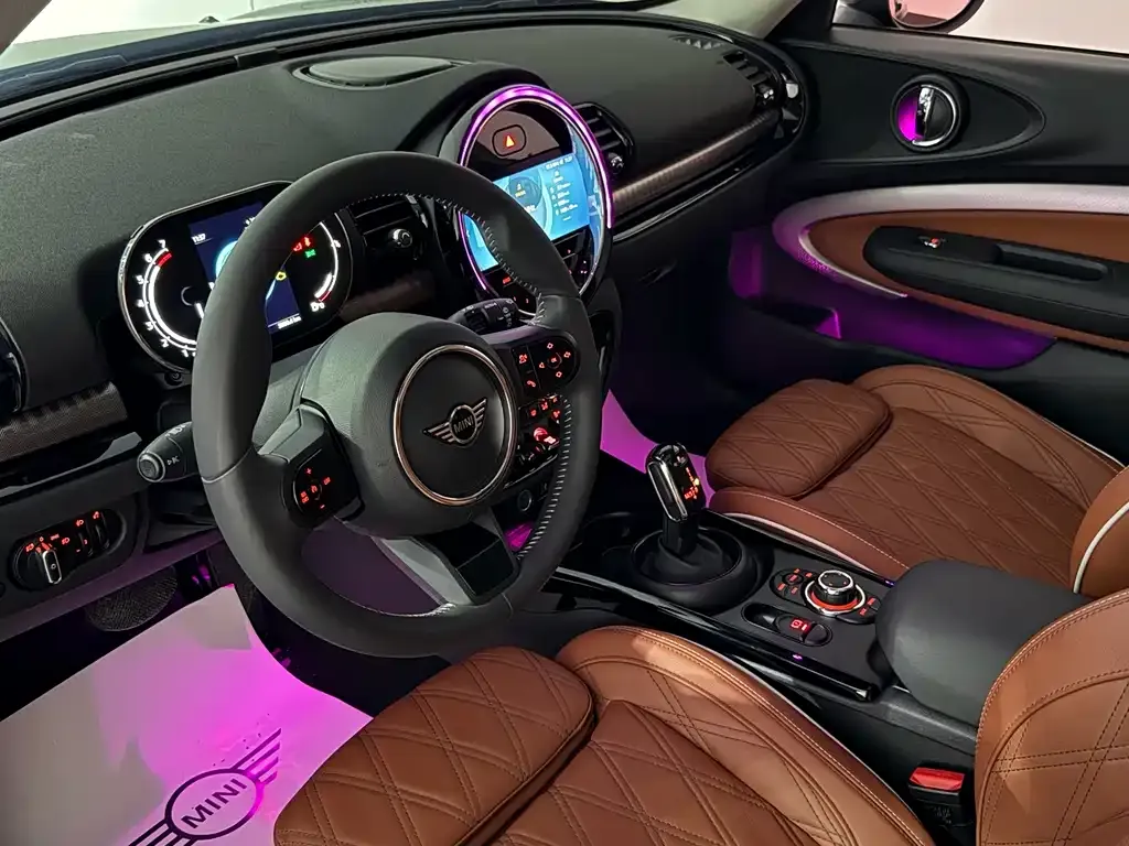 MINI Clubman — фото 3