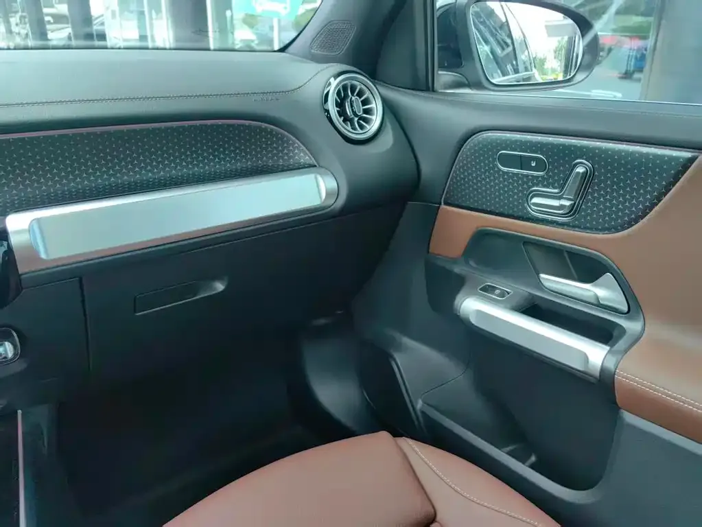 Mercedes-Benz EQB 2025 из CN, фото 4