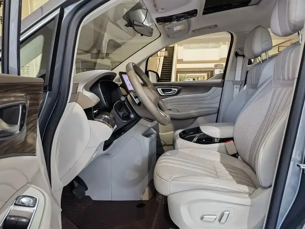 Roewe iMAX8 — фото 7