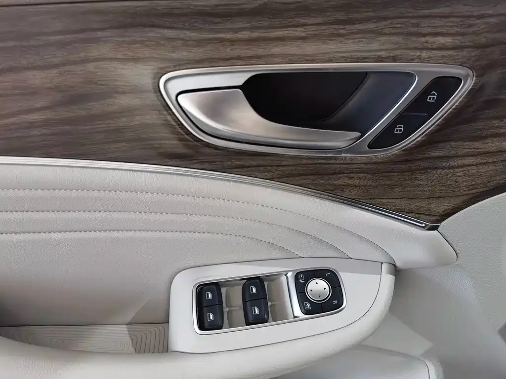 Roewe iMAX8 — фото 6