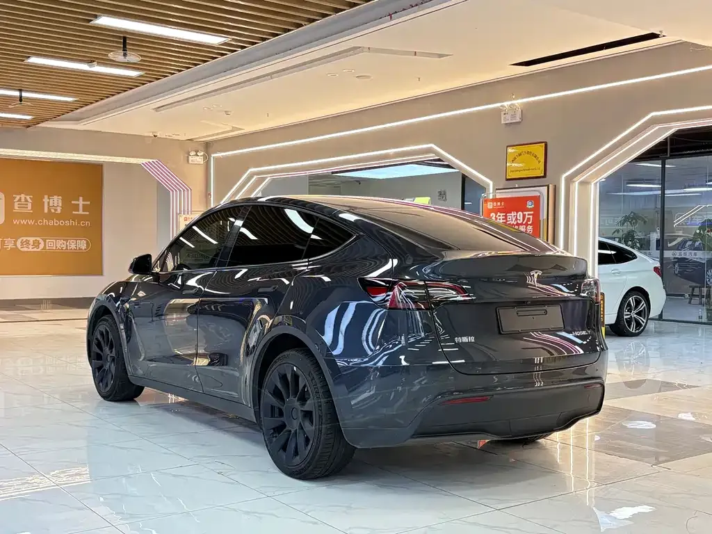 Tesla Model Y — фото 4