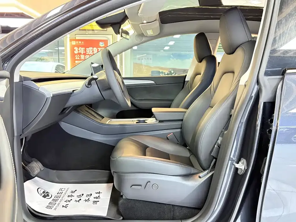 Tesla Model Y — фото 7