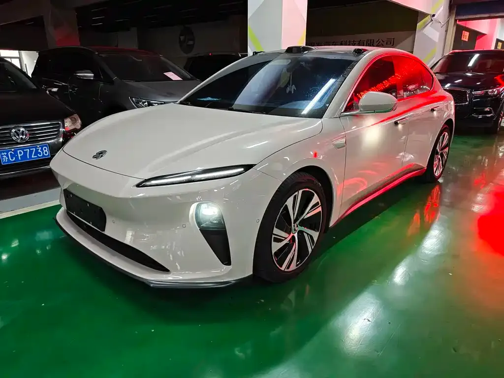 NIO ET5