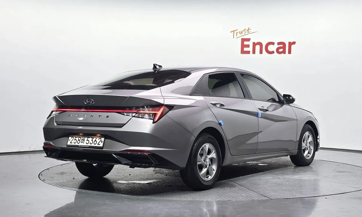 Hyundai AVANTE 2021 из KR, фото 2