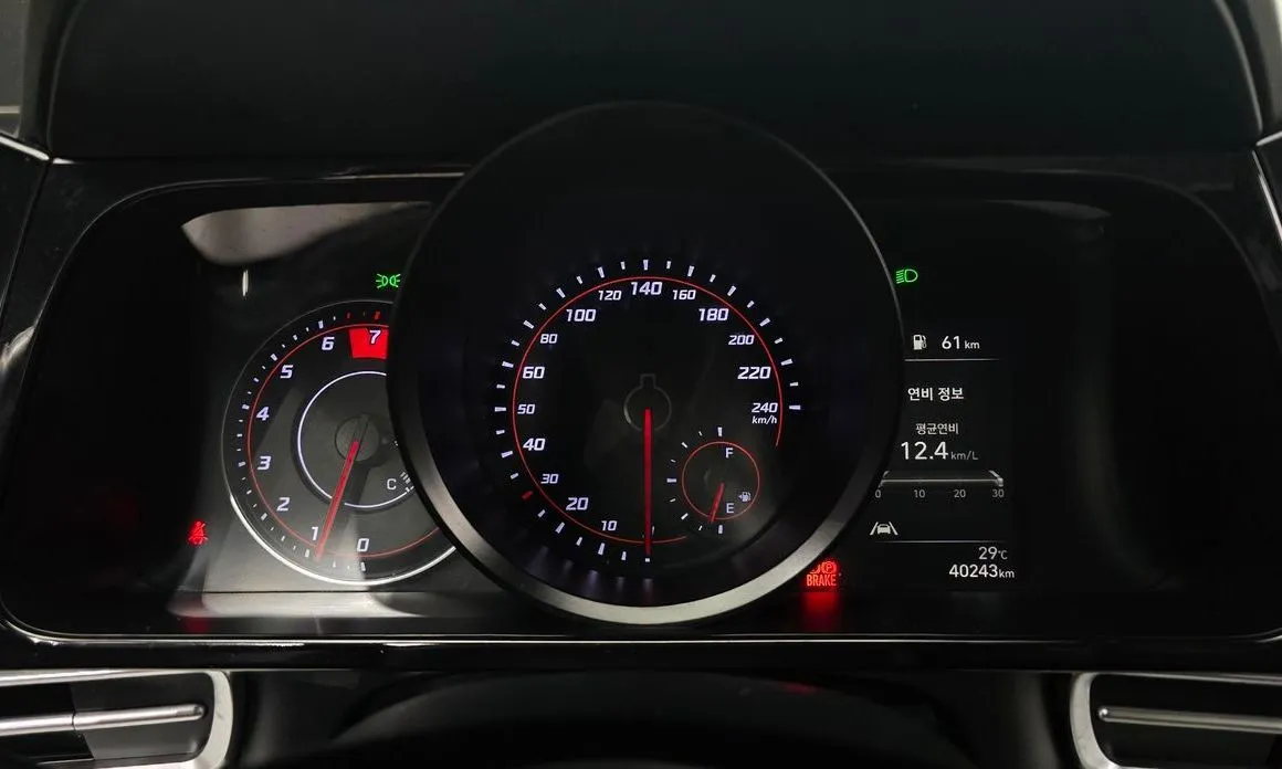 Hyundai AVANTE 2021 из KR, фото 3
