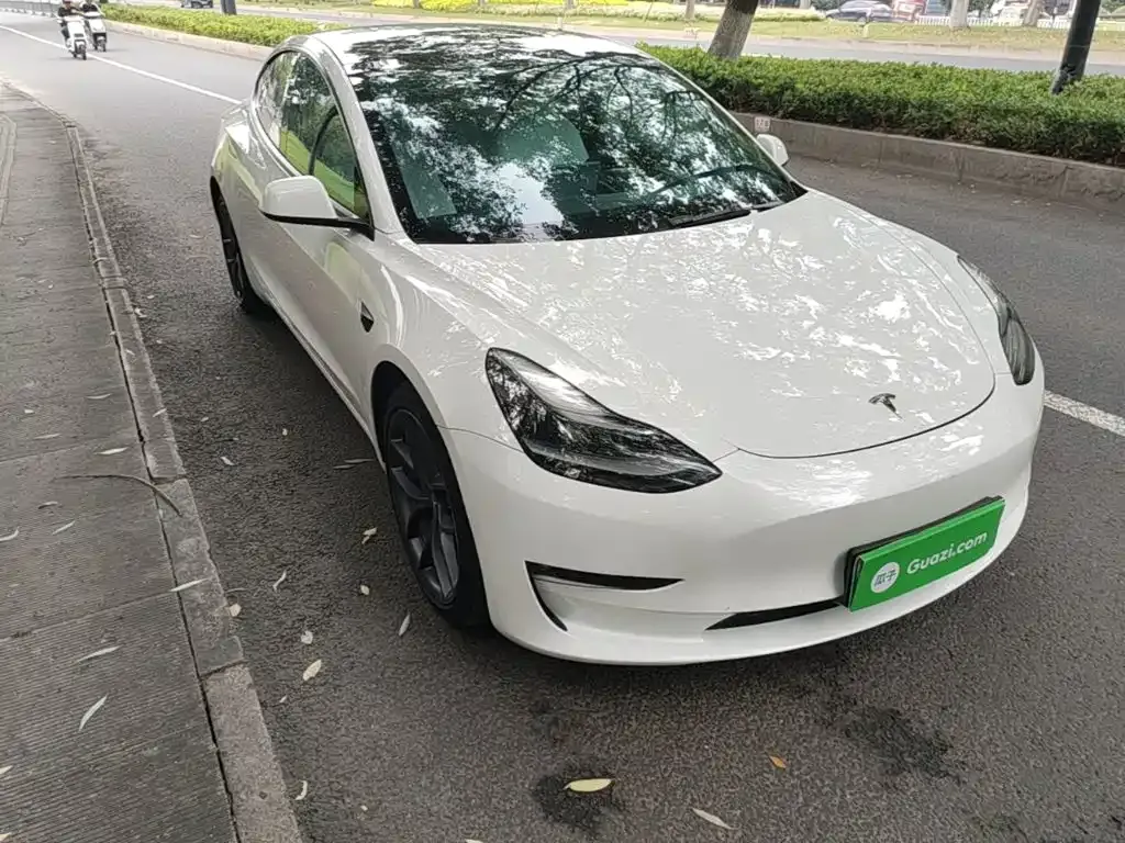 Tesla Model 3 — фото 5