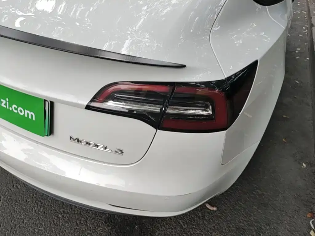 Tesla Model 3 — фото 4