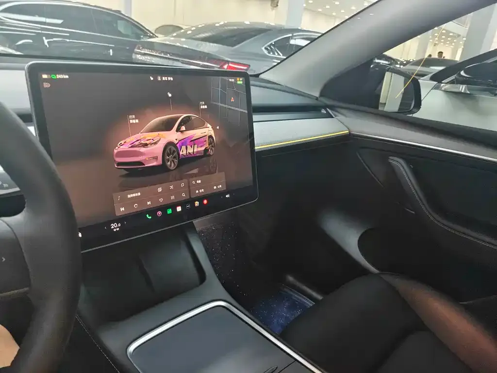 Tesla Model Y — фото 8