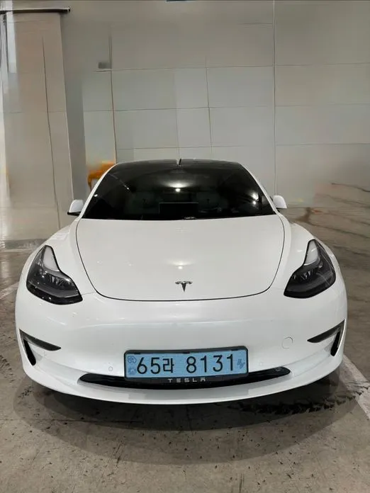 Tesla Model 3 — фото 1