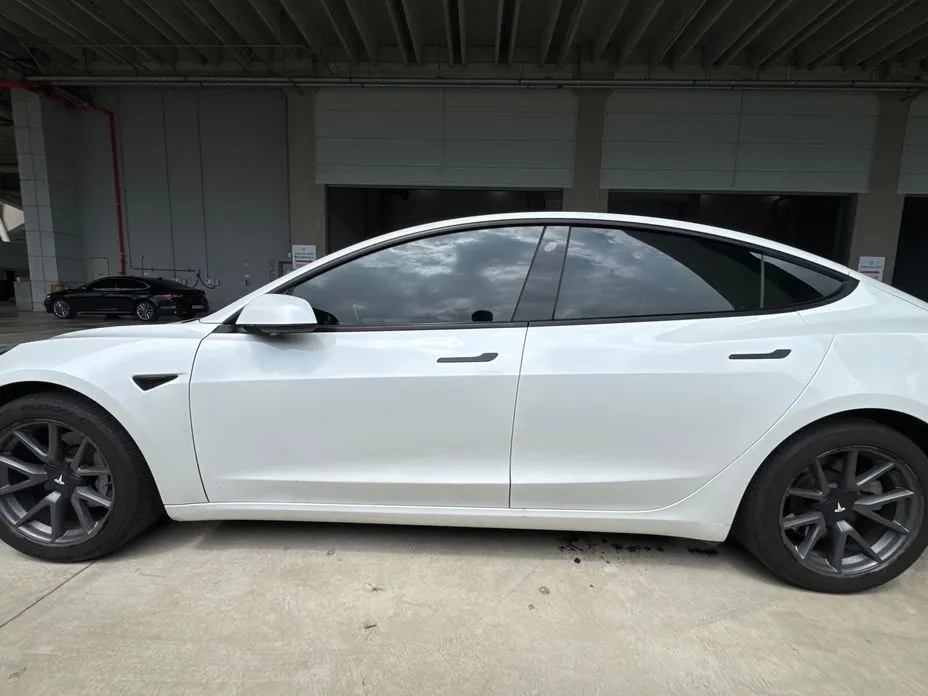 Tesla Model 3 — фото 3