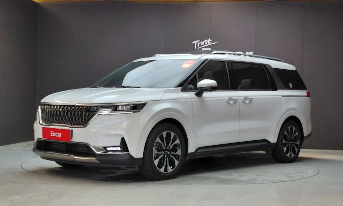 Kia Carnival — фото 1