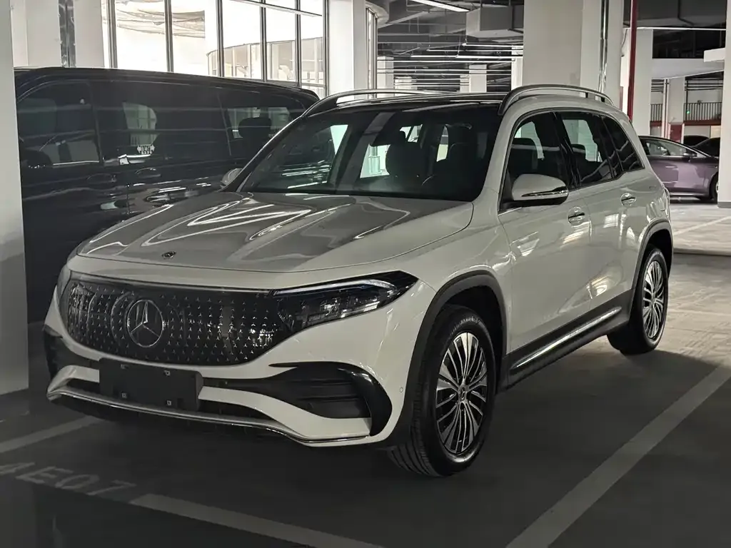 Mercedes-Benz EQB — фото 1