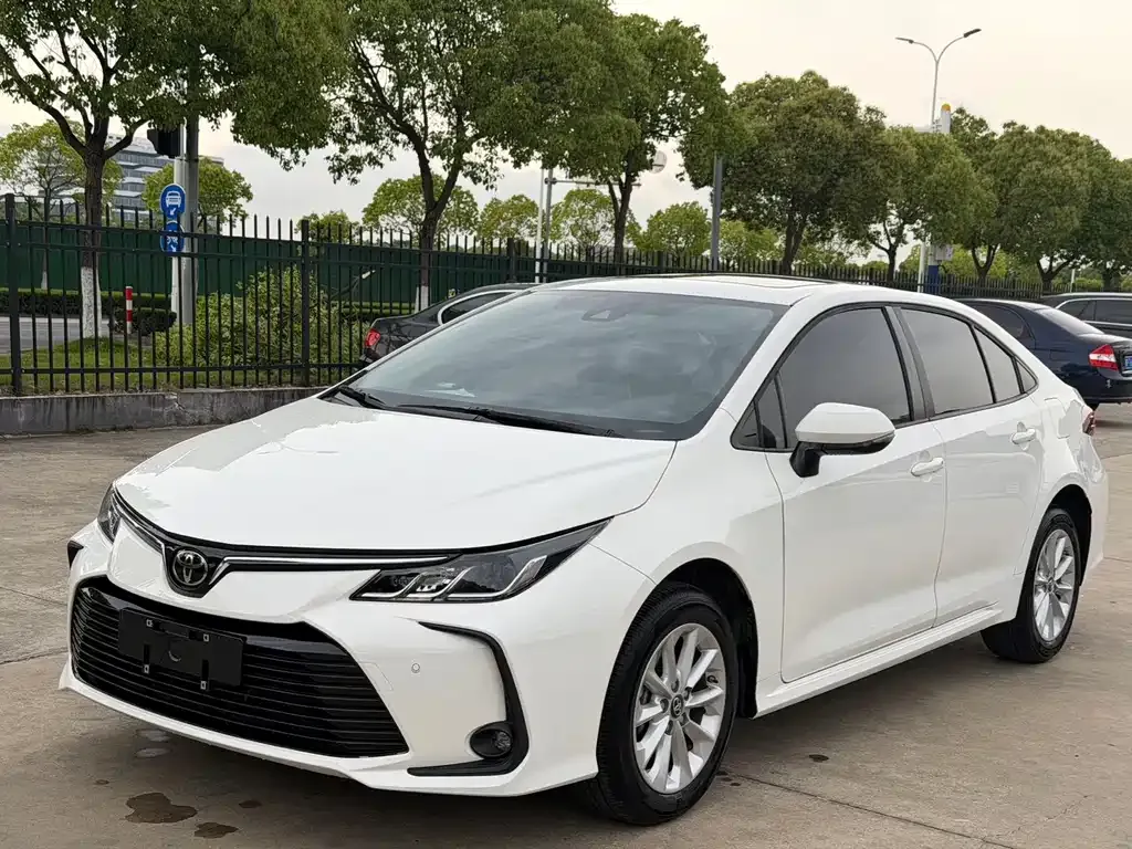 Toyota Corolla — фото 9
