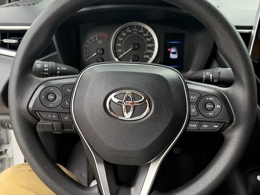 Toyota Corolla — фото 4