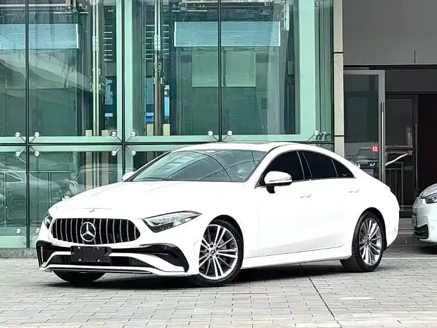 Mercedes-Benz CLS — фото 1