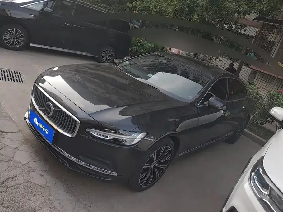 Volvo S90 — фото 1