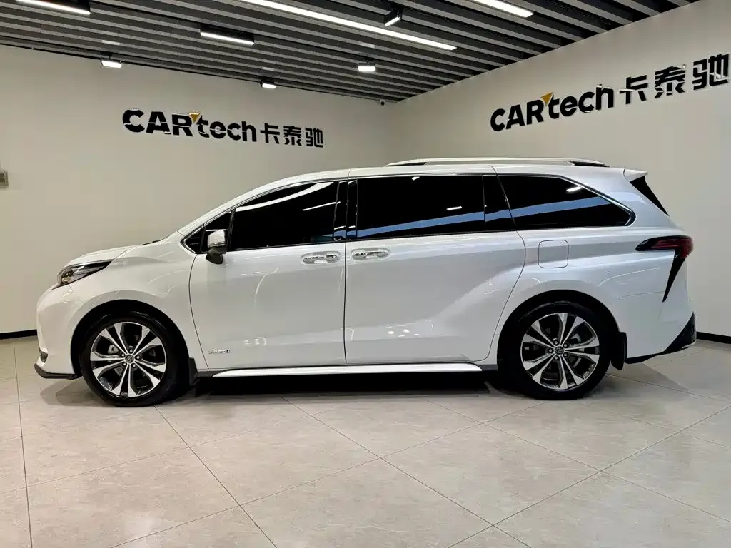 Toyota Granvia — фото 10