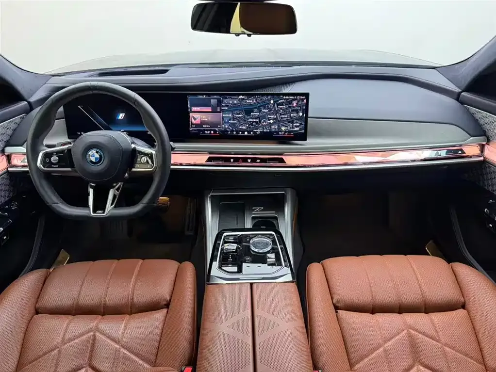 BMW i7 — фото 10